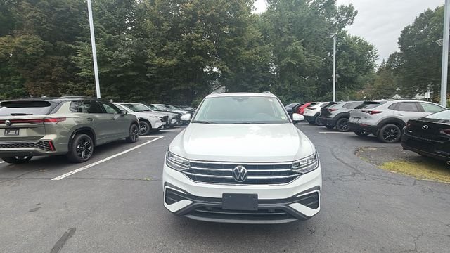Used 2024 White Volkswagen 2.0T SE image 2