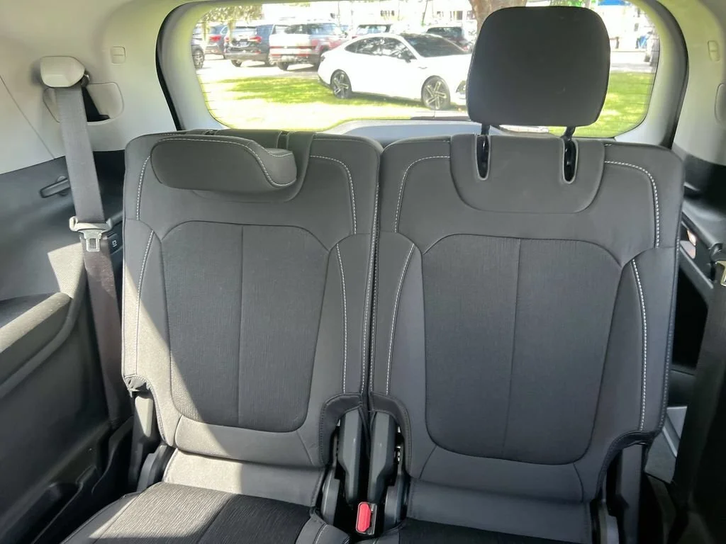 Used 2023 White Jeep Laredo image 23