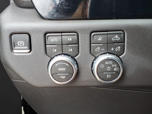 Used 2026 Onyx Black GMC SLT image 17