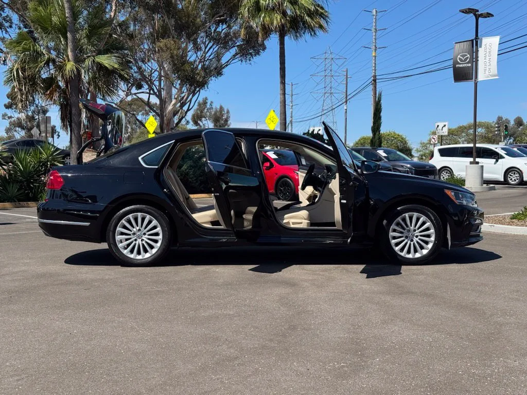 Used 2016 Black Volkswagen 1.8T SE image 29