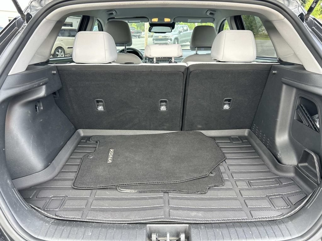 Used 2022 Ultra Black Hyundai SEL image 19