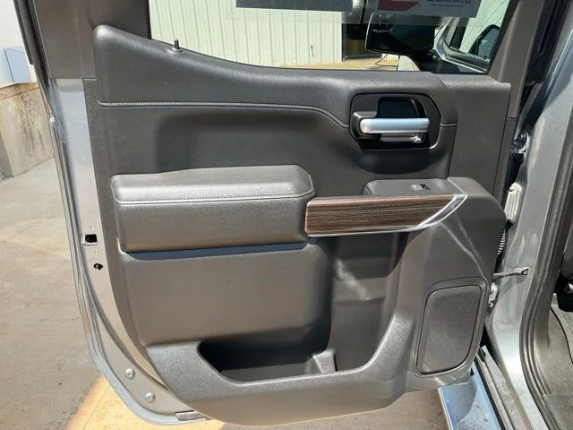 Used 2021 Gray Chevrolet RST image 22