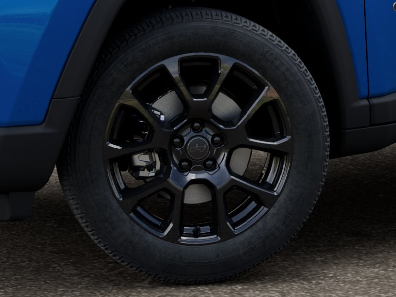 New 2026 Hydro Blue Pearl-Coat Exterior Paint Jeep Latitude image 4