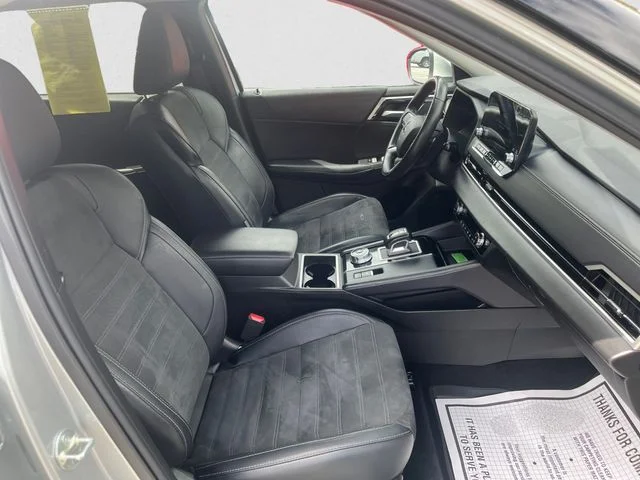 Used 2024 Silver Mitsubishi SE Black Edition image 15