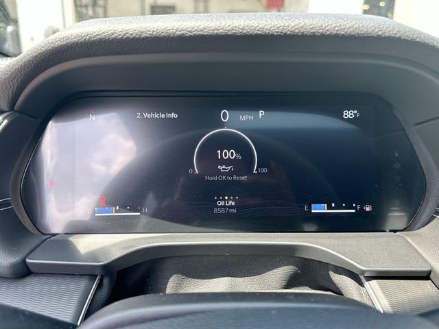 Used 2023 White Jeep Altitude image 17