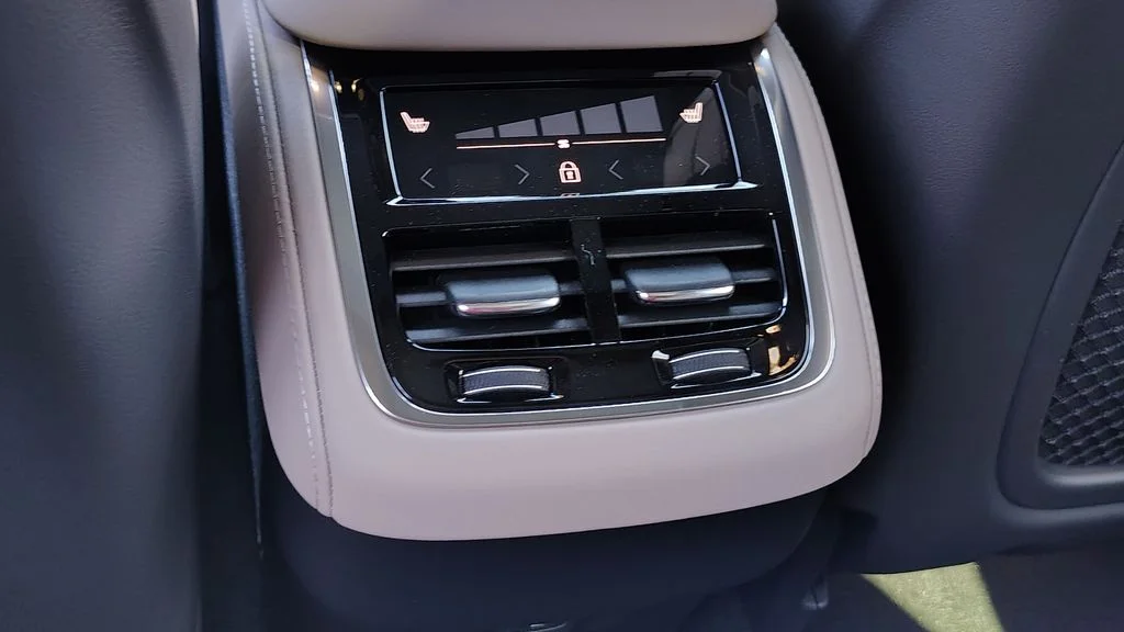 2026 Volvo XC90 Ultra - Photo 30