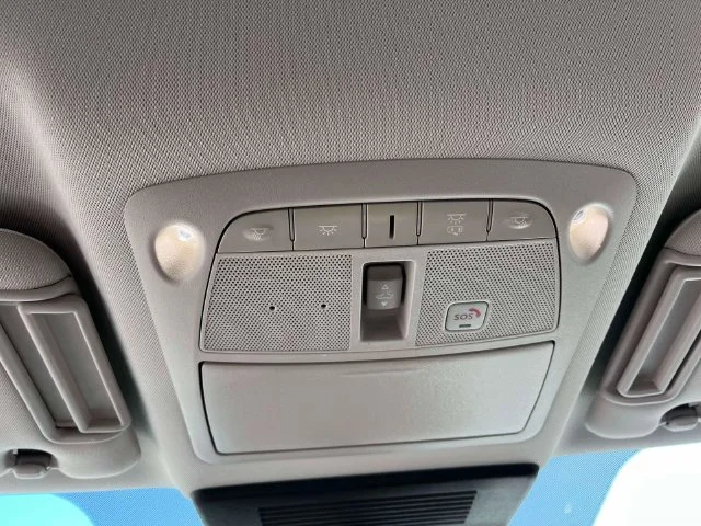Used 2023 Silver Nissan SL image 39