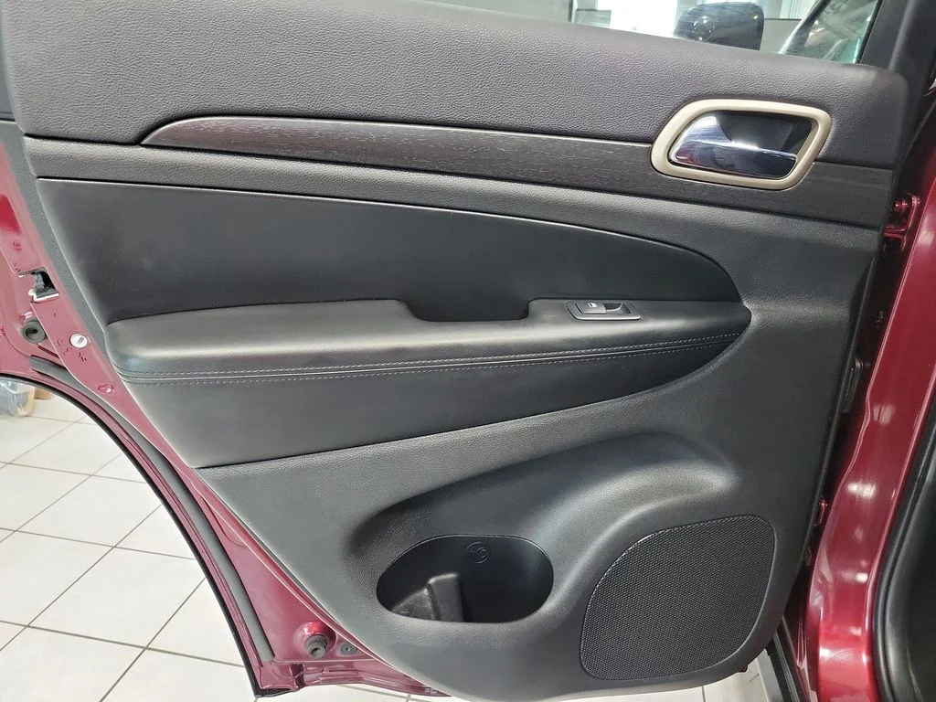 Used 2017 Red Jeep Laredo image 26