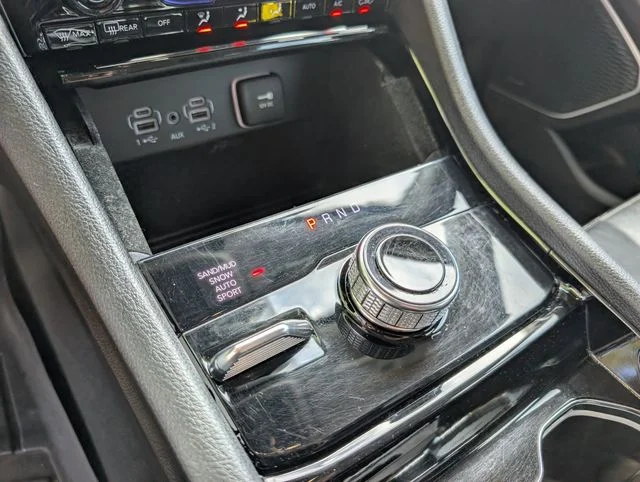 Used 2022 Silver Jeep Limited image 18