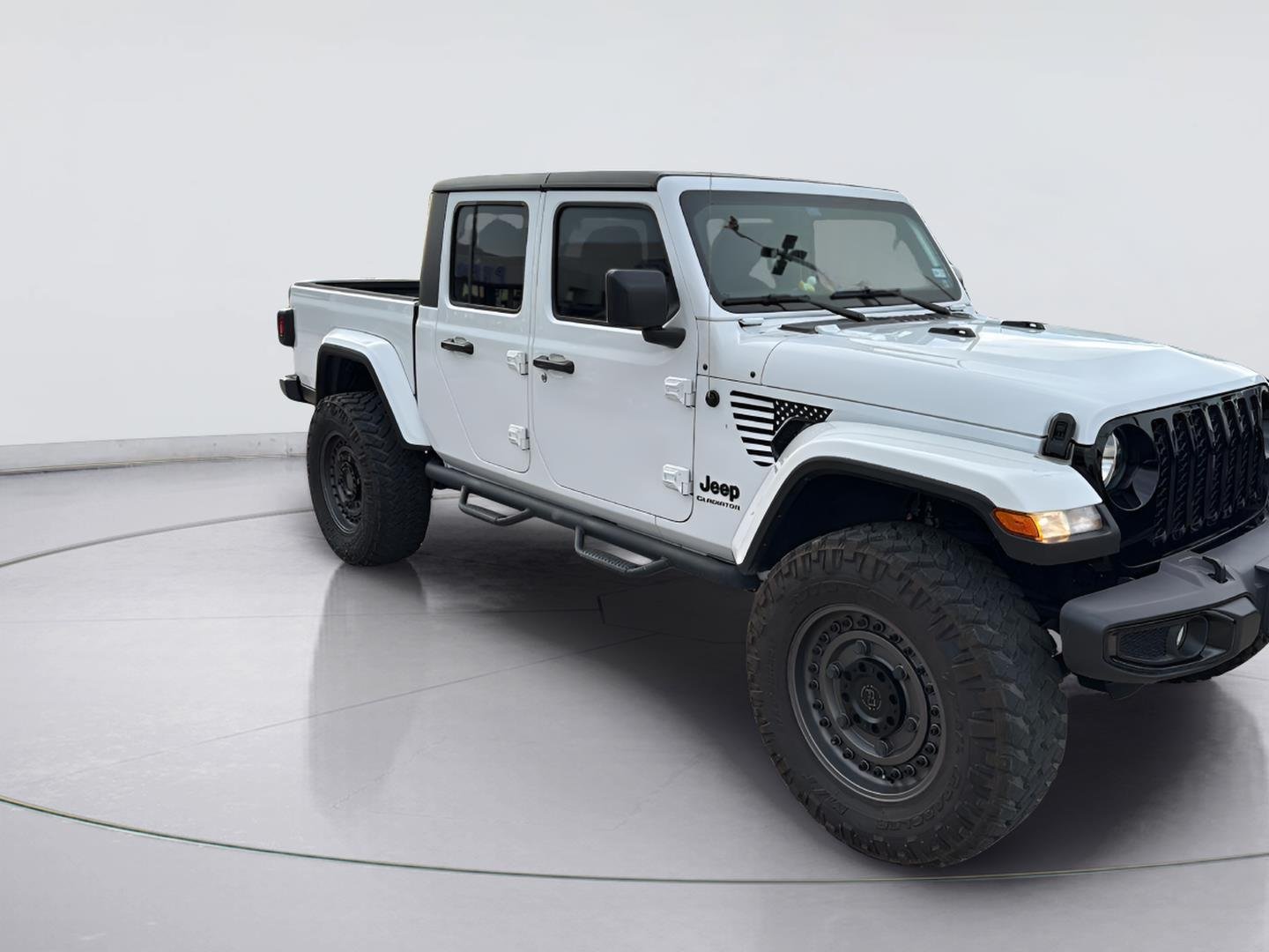 Used 2022 Bright White Clearcoat Jeep Altitude image 5
