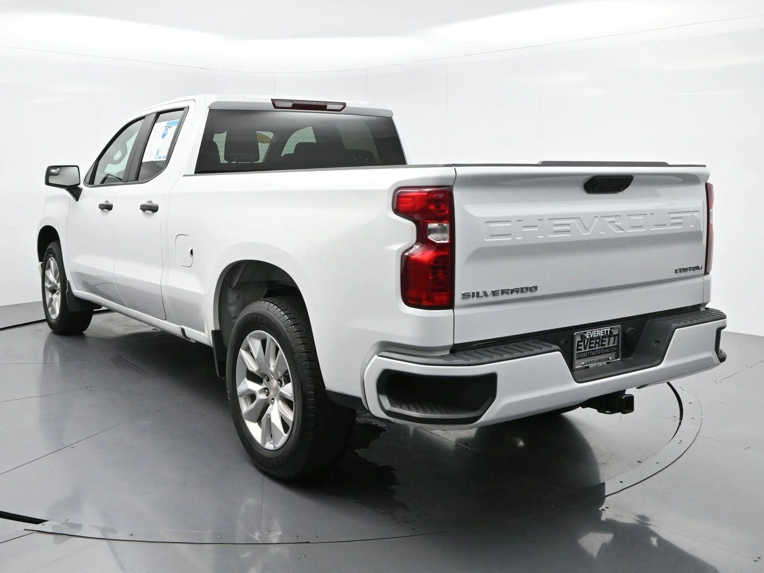 Used 2023 Summit White Chevrolet Custom image 6