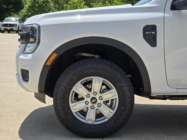 New 2026 Oxford White Ford XL image 26