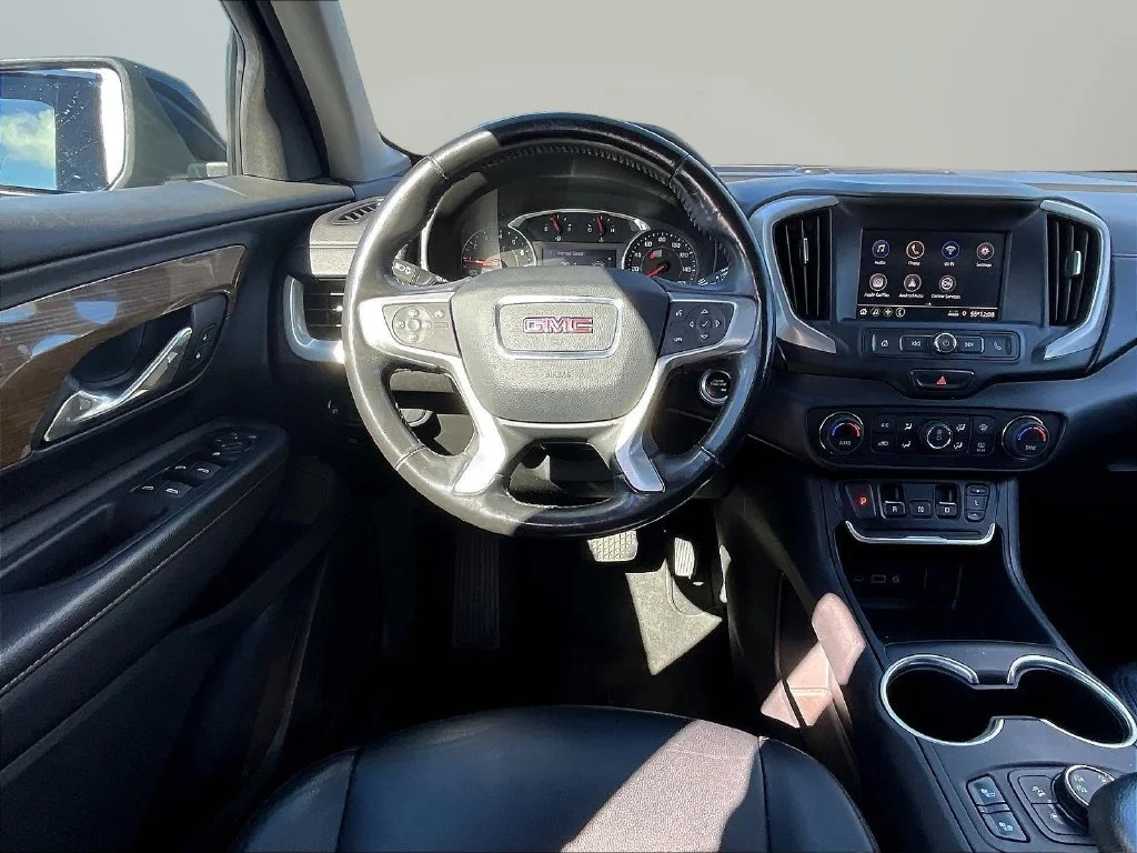 Used 2020 Ebony Twilight Metallic GMC SLE image 10