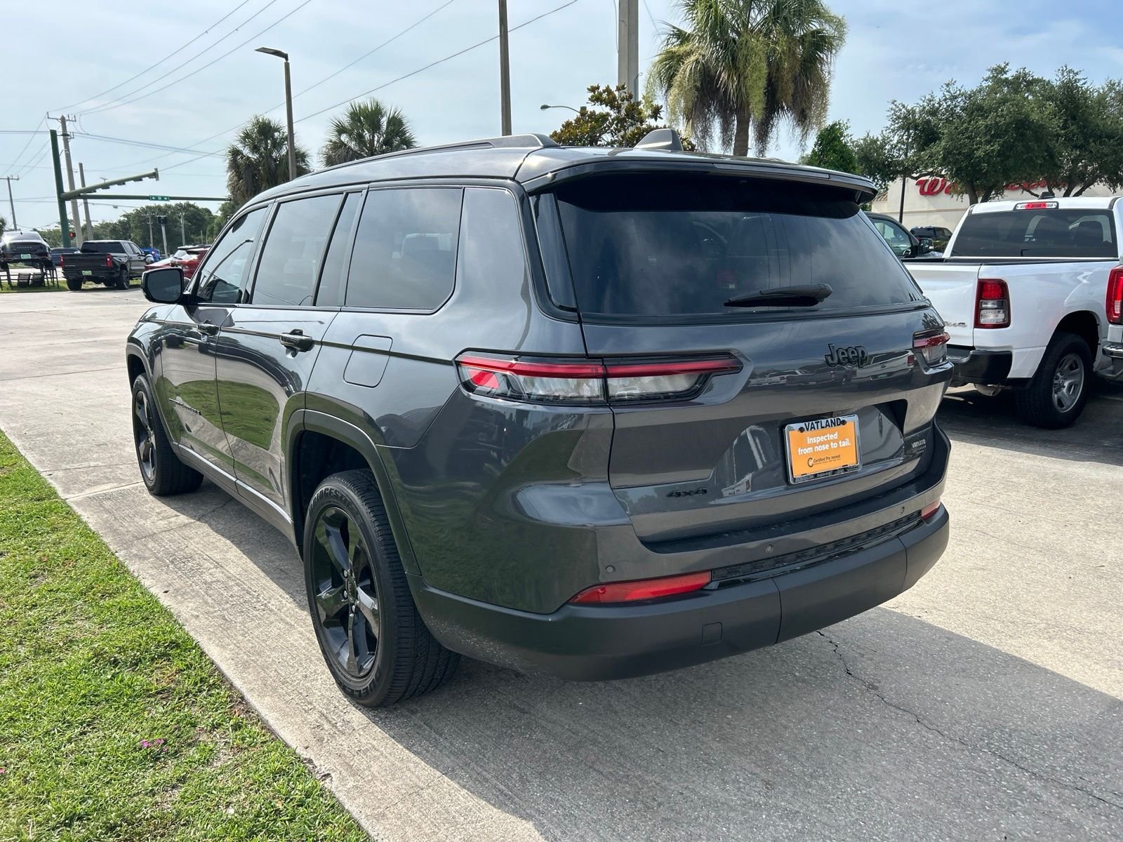 Certified Used 2023 Gray Jeep Altitude X image 3