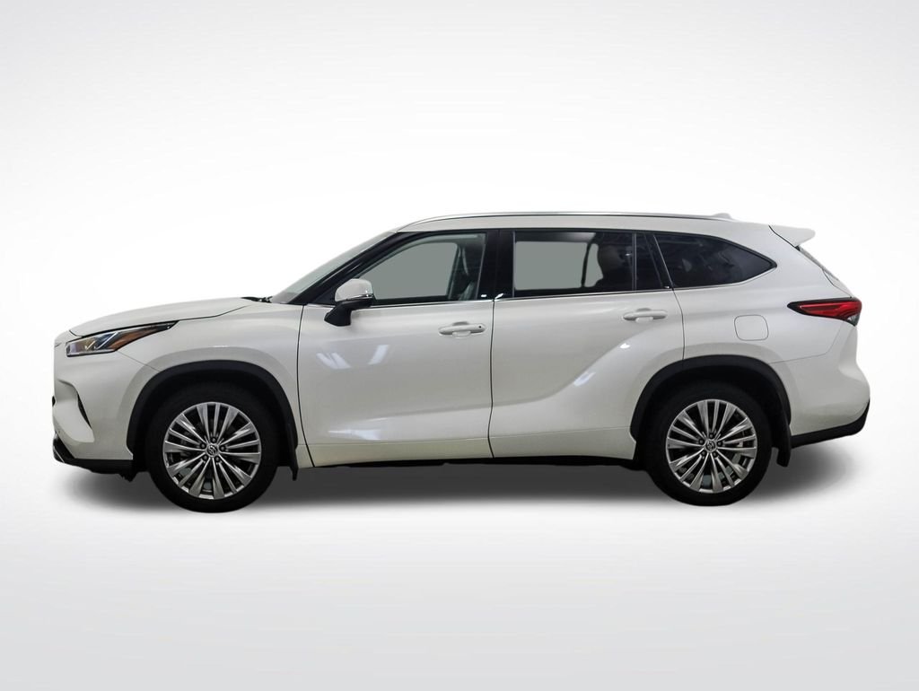Used 2020 Toyota Highlander Platinum with VIN 5TDFZRBH0LS028373 for sale in Minneapolis, Minnesota