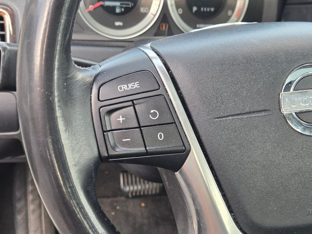 Used 2012 White Volvo 3.2 image 24