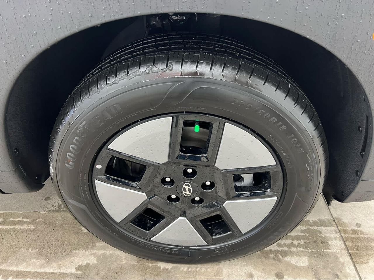New 2026 Hampton Gray Hyundai SE image 8