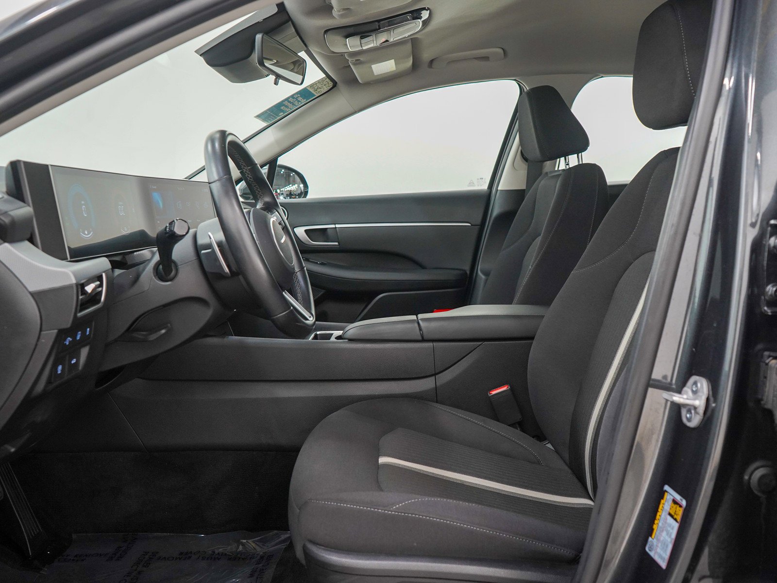 Used 2025 Portofino Gray Hyundai SEL FWD image 22