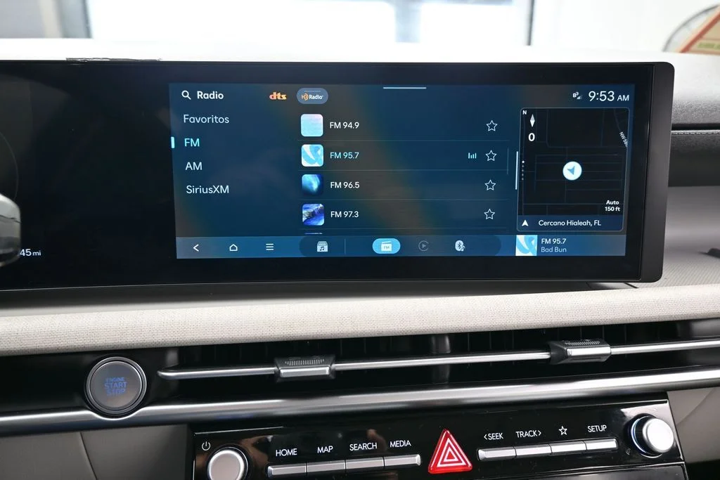 Used 2025 Ecotronic Gray Hyundai SEL Convenience image 25