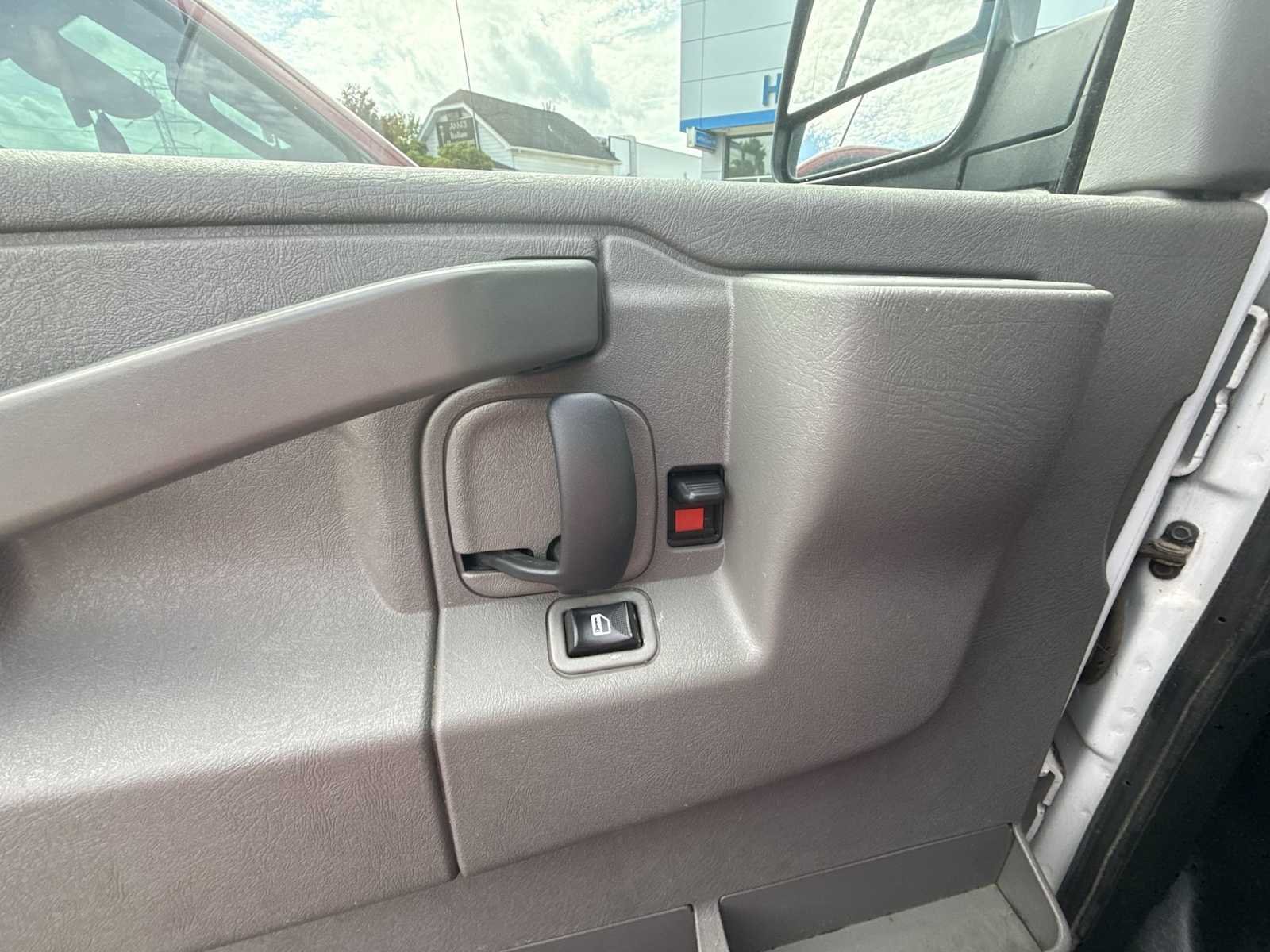Used 2019 SUMMIT WHITE Chevrolet Work Van image 20