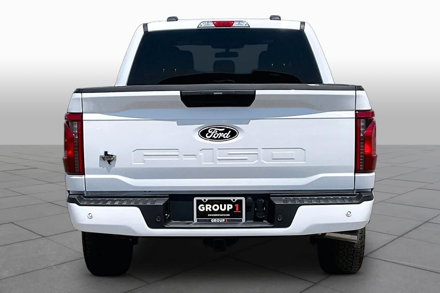 New 2026 Oxford White Ford XLT image 4