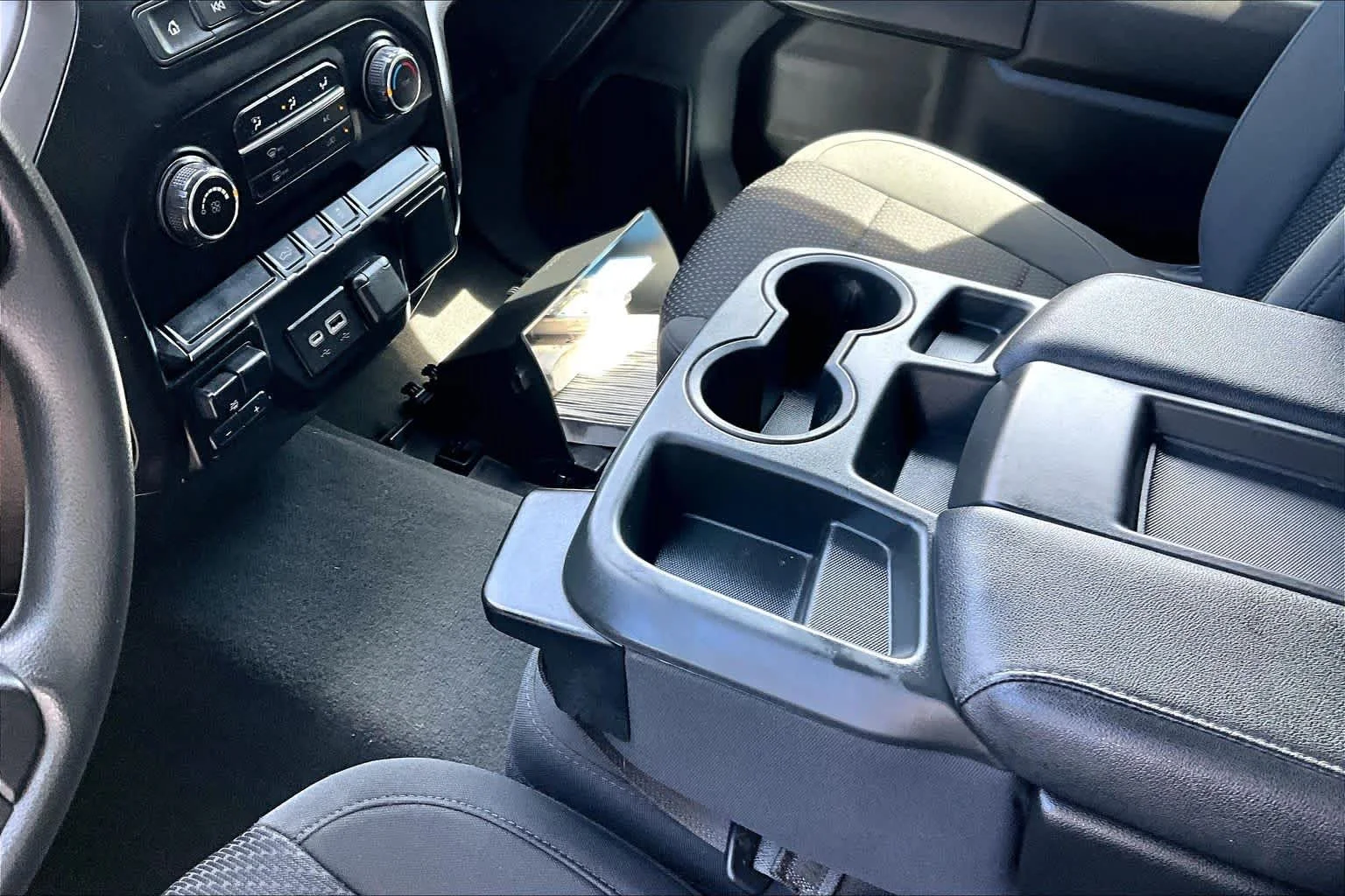 Used 2021 Silver Ice Metallic Chevrolet Custom image 15