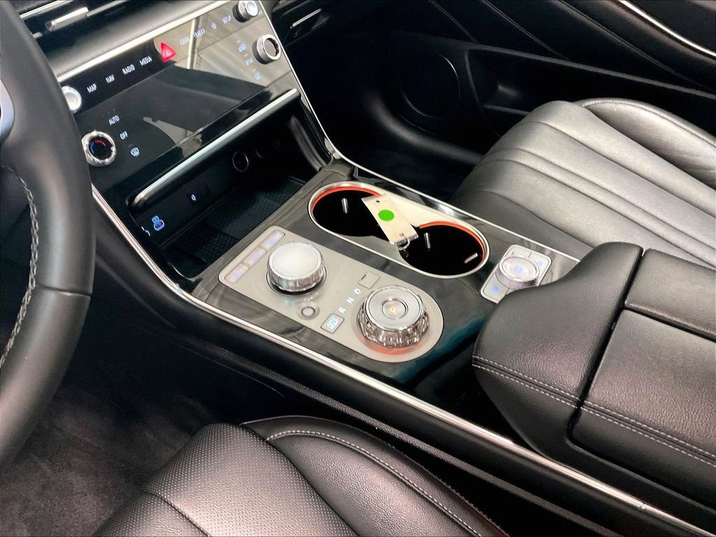 Used 2025 White Genesis 2.5T image 20