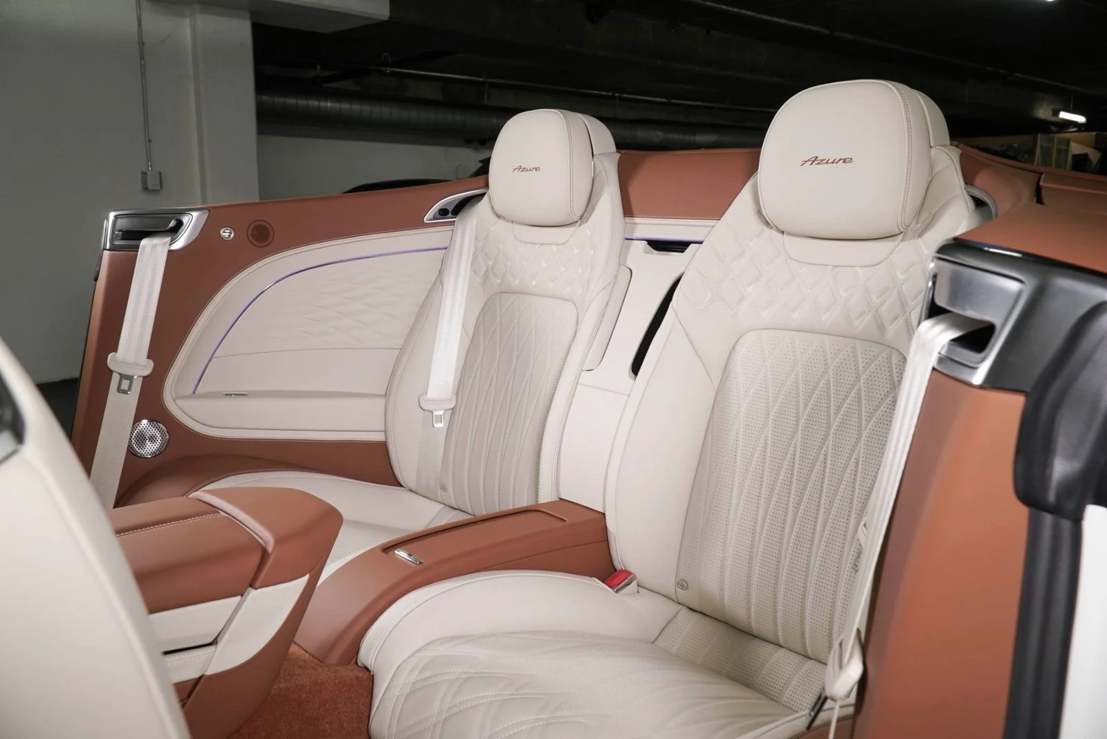 New 2026 White Bentley  image 24