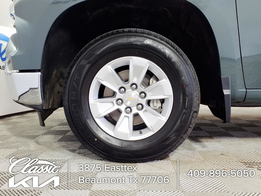 Used 2025 Gray Chevrolet LT image 8