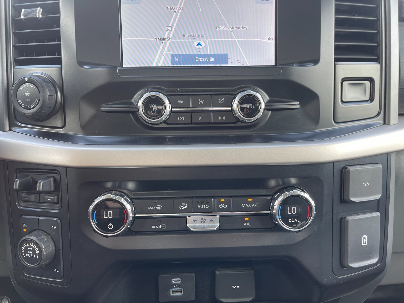 Used 2021 White Ford XLT image 22