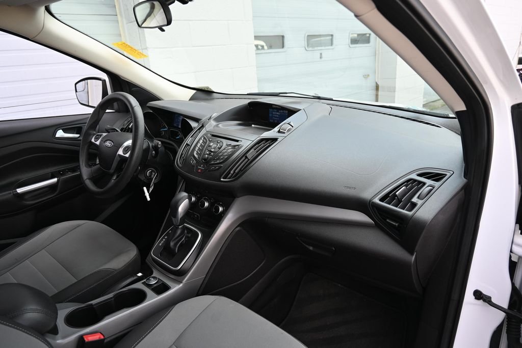 Used 2013 Oxford White Ford SE image 20