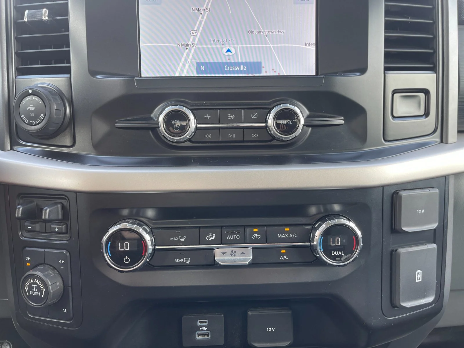 Used 2021 White Ford XLT image 22