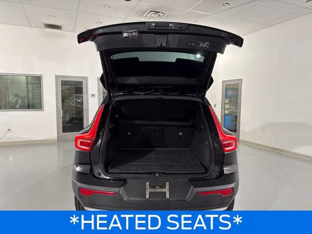Used 2022  Volvo Momentum image 12