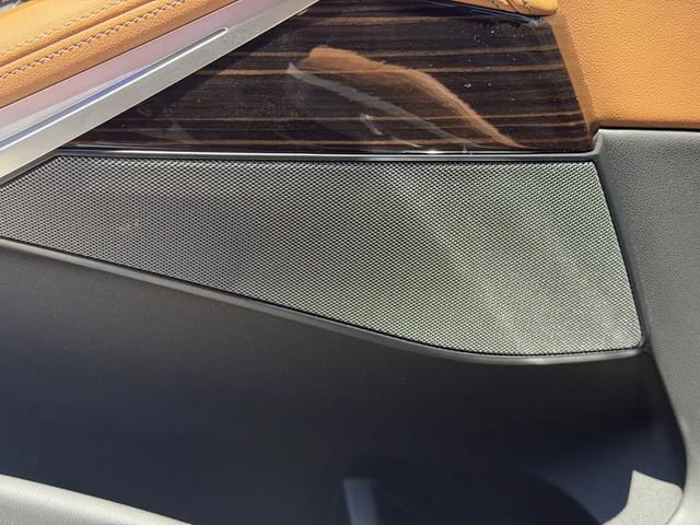 Used 2024 Black BMW sDrive40i image 21