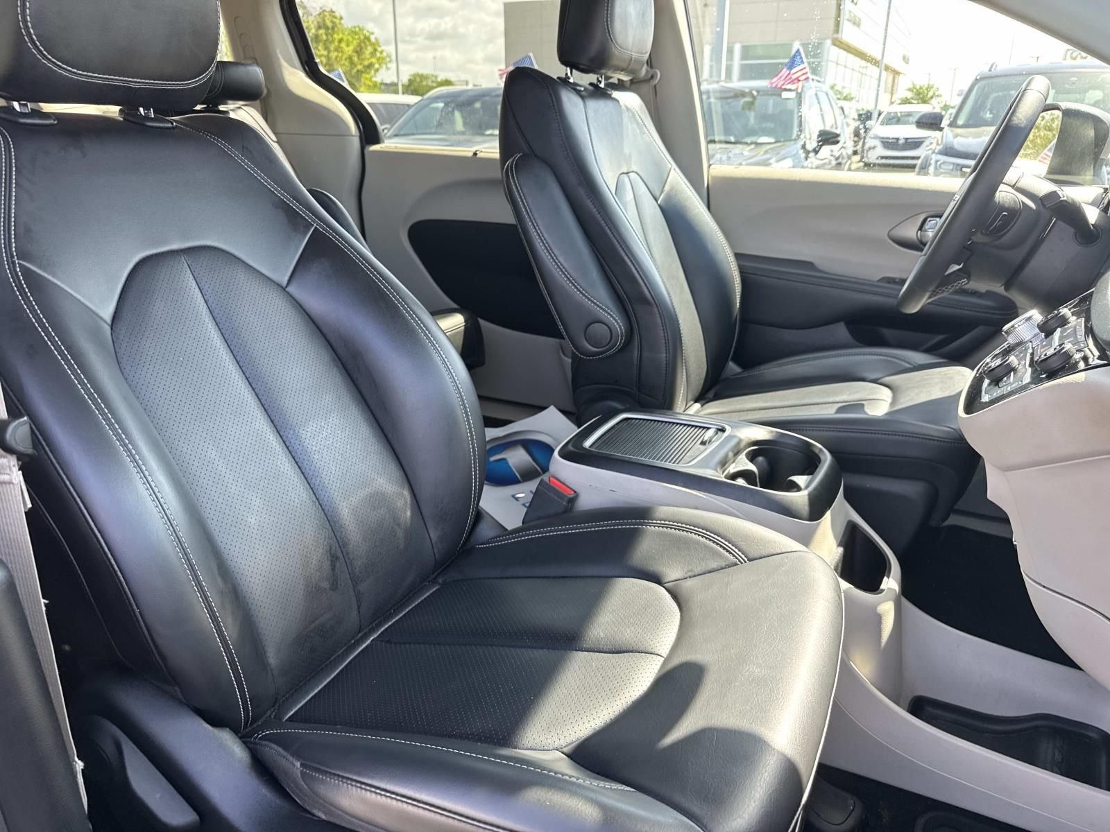 2023 Chrysler Pacifica Touring L - Photo 13