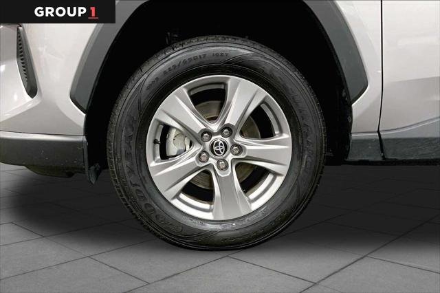 Certified Used 2025 SILVER SKY METALLIC Toyota  image 11