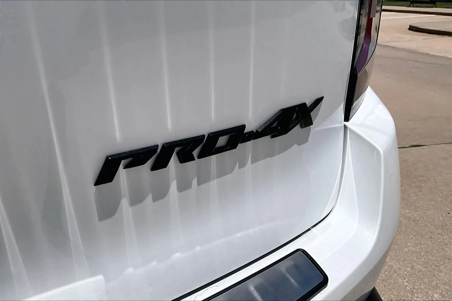 New 2026 2T WHT BLK XABG Nissan PRO-4X image 15