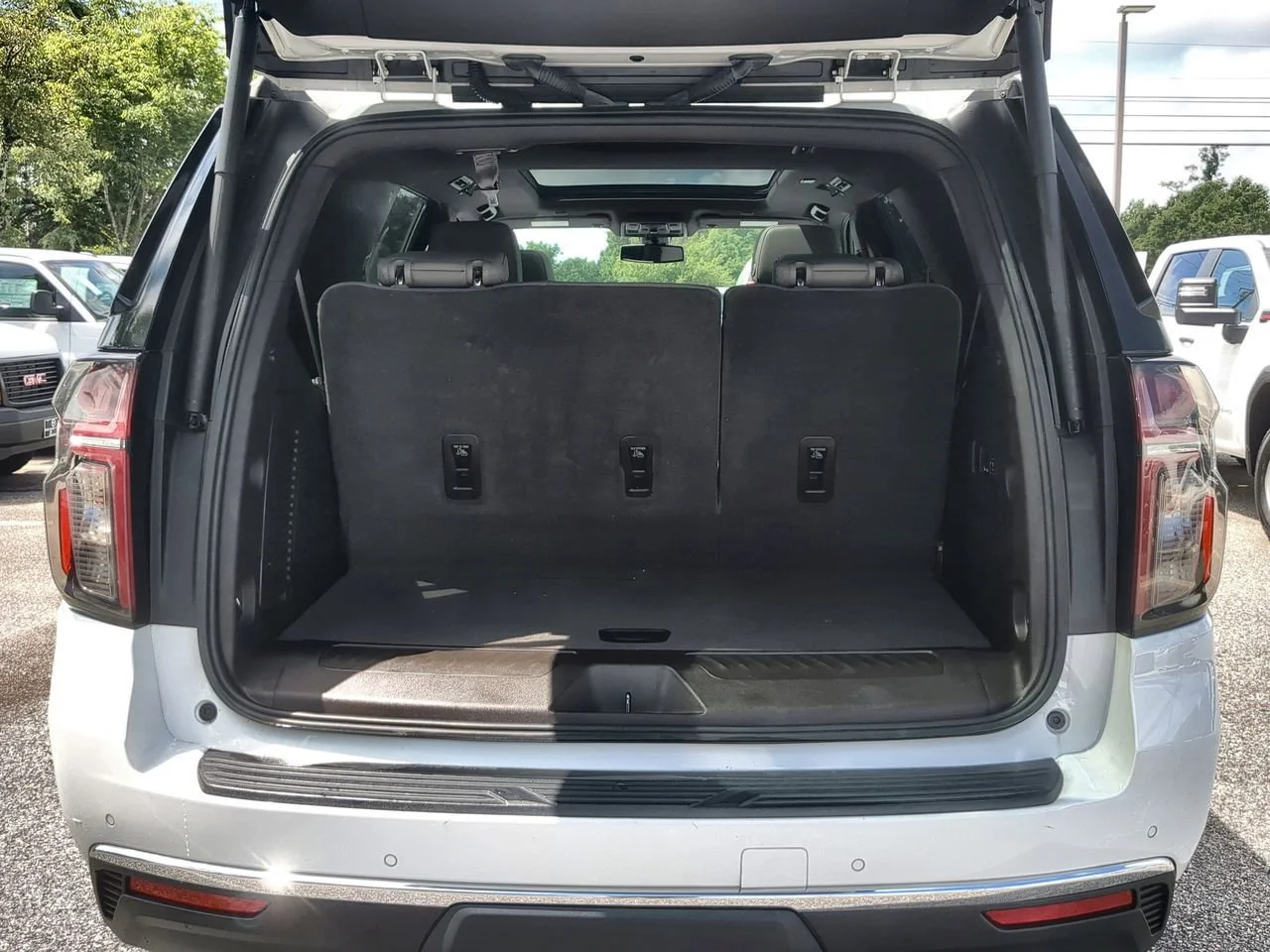Used 2022 Summit White Chevrolet LT image 27