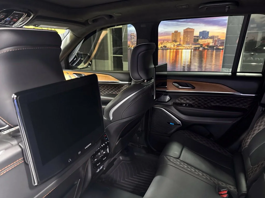 Used 2023 White Jeep Summit Reserve image 20