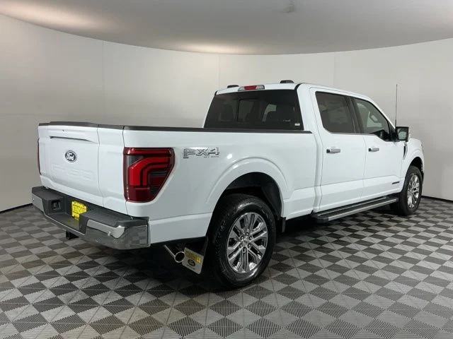 New 2025 Oxford White Ford Lariat image 4