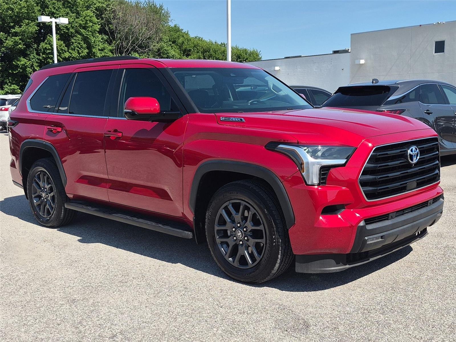 2023 Toyota Sequoia SR5 - Photo 7
