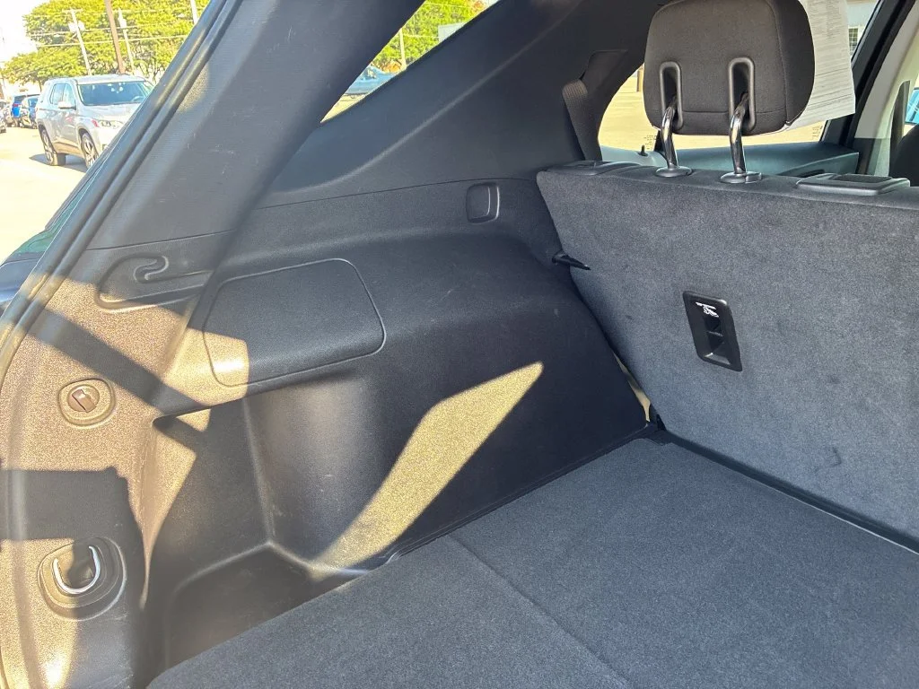 Used 2018 IVY METALLIC Chevrolet LT image 37