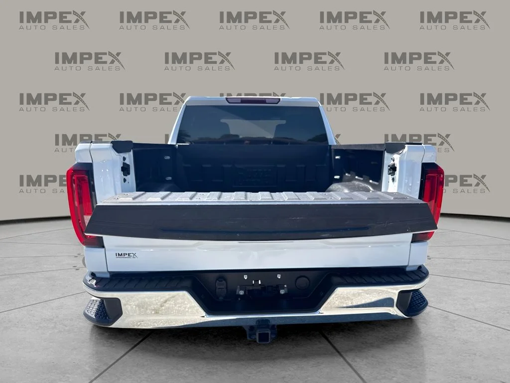 Used 2025 White GMC SLT image 4