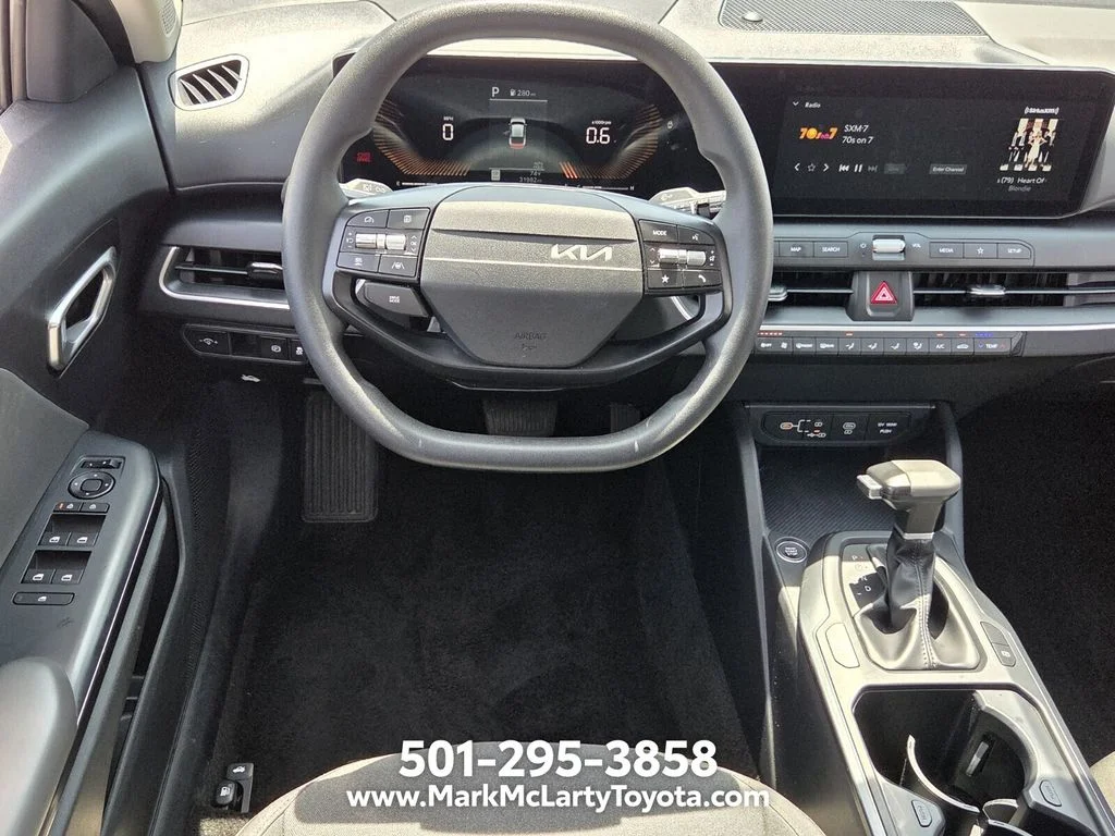 Used 2025 White Kia LXS image 10