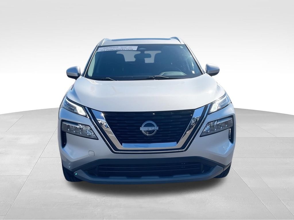 Used 2023 Silver Nissan SV image 3