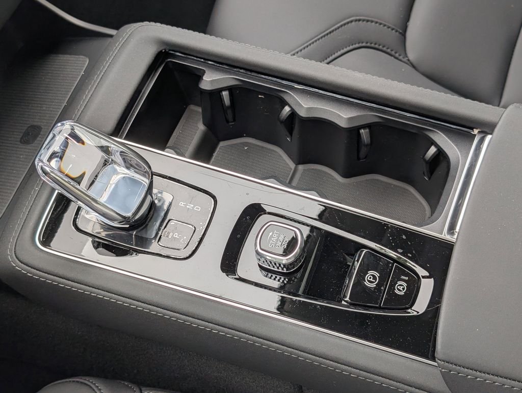 2025 Volvo XC90 Plus - Photo 22