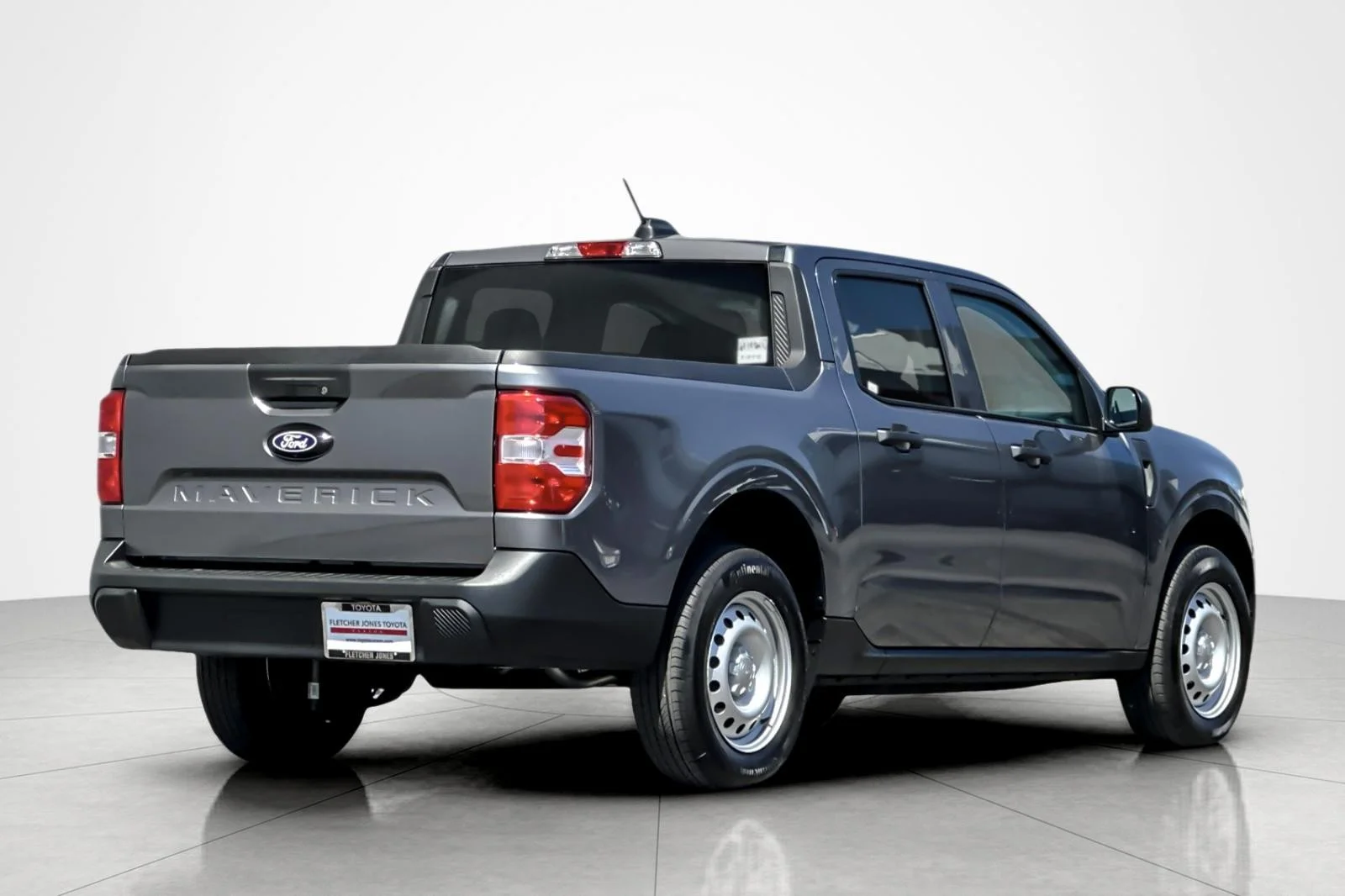 Used 2025 Carbonized Gray Metallic Ford XL image 5
