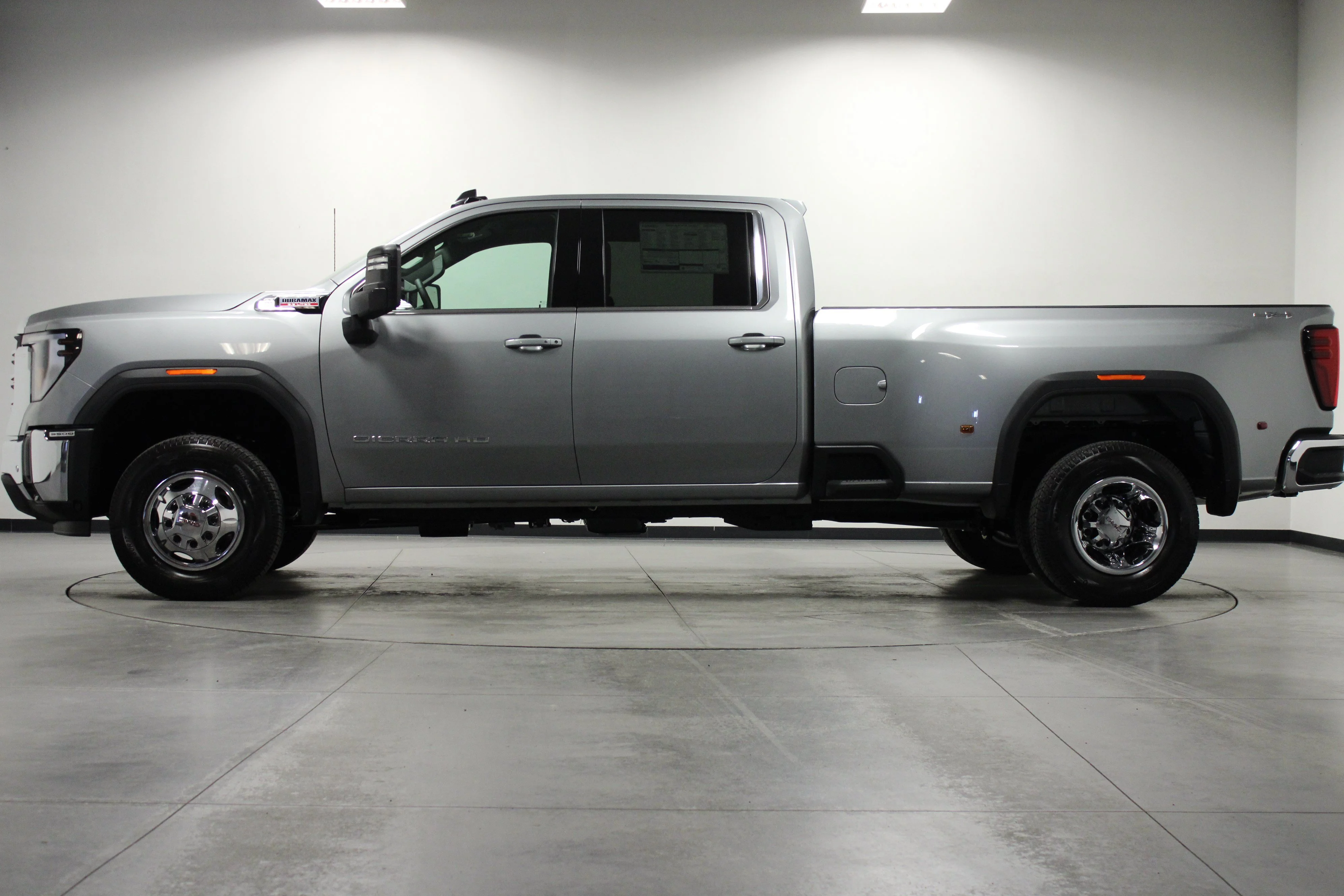 New 2026 Sterling Metallic GMC SLE DRW image 7