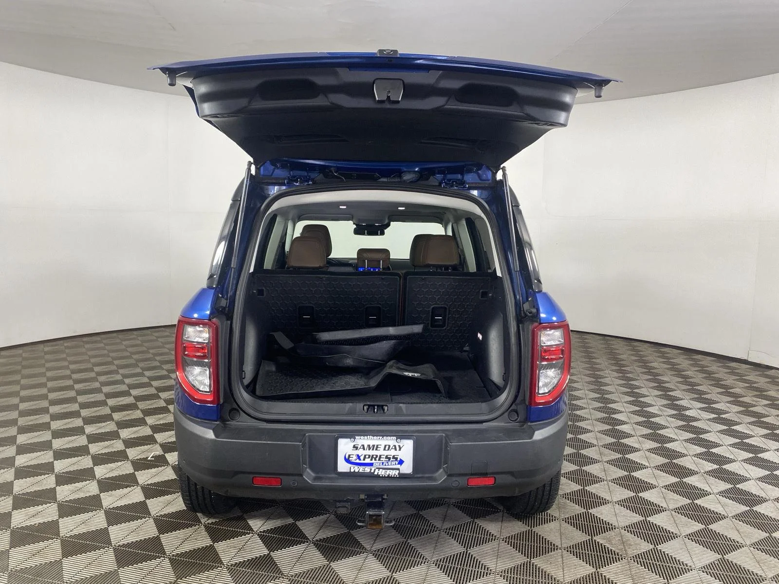 Used 2024 Atlas Blue Ford Outer Banks image 9