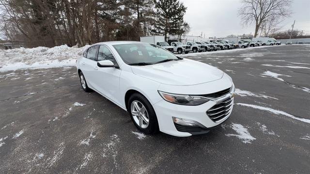 Used 2023 Chevrolet Malibu 1FL with VIN 1G1ZC5ST2PF155667 for sale in Painesville, OH